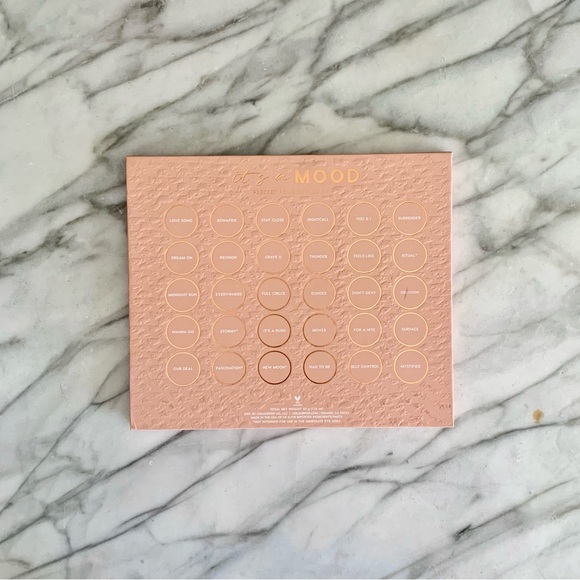 *SOLD* Empty Magnetic Palette (It’s A Mood) - Picture 2 of 3